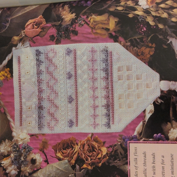 Just CrossStitch Magazine April 1998 - Picture 15 of 16